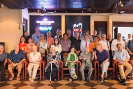 Réunion d'anciens correspondants de guerre après 50 ans de libération. Photo: VNA