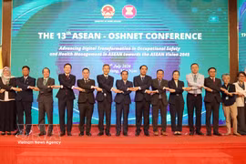 Délégués à la 13e Conférence du Réseau de l'ASEAN pour la sécurité et la santé au travail (ASEAN-OSHNET). Photo: VNA