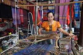 Nghe An valorise le tissage traditionnel pour développer le tourisme communautaire