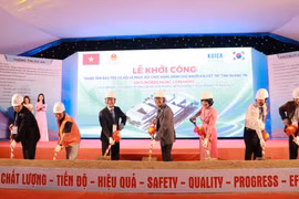 Mise en chantier du centre de protection sociale et de réadaptation pour les personnes handicapées. Photo: VNA
