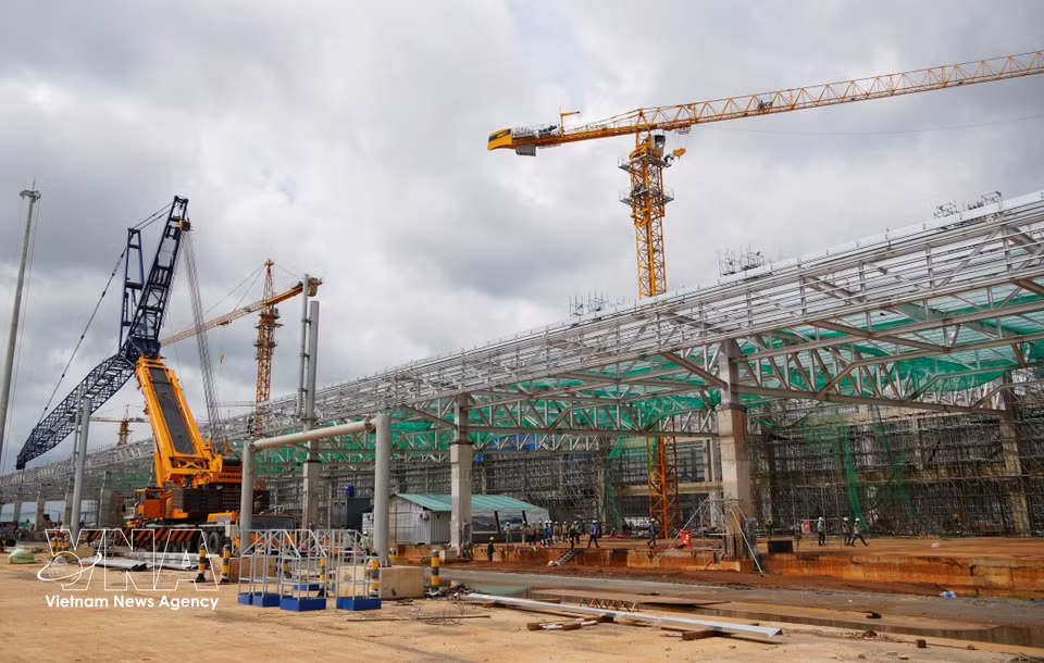 Le terminal de fret No 1 en cours de construction.