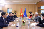 Lors de l'entretien entre le secrétaire général du Comité central du Parti communiste du Vietnam et président de la République, To Lam et le président du Conseil européen António Costa. Photo : VNA