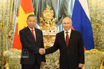 Le secrétaire général du Parti communiste du Vietnam et président de la République, Tô Lâm, et le président russe Vladimir Poutine. Photo : VNA