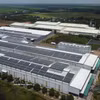 Une usine dans la province de Dong Thap, équipée de paneaux photovoltaïques sur toit. Photo: VNA