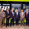 Des représentants de VinFast au salon TRANSform and EXPO de l’American Public Transportation Association (APTA), à Chicago. Photo: VinFast