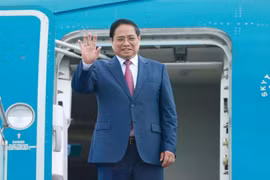 Le Premier ministre Pham Minh Chinh quitte Hanoï pour participer à la 16e Réunion annuelle des nouveaux champions du Forum économique mondial, qui se tiendra dans la ville de Tianjin (WEF Tianjin 16), et mener des activités de travail en Chine, du 24 au 27 juin 2025. Photo: VNA