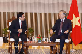 Le dirigeant To Lam et Arun Kumar Singh, président de l'ONGC. Photo : VNA