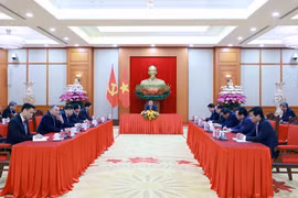 Le soir du 26 janvier, le secrétaire général du Parti communiste du Vietnam (PCV), Tô Lâm, a eu un entretien téléphonique avec le premier secrétaire du Parti communiste de Cuba et président de Cuba, Miguel Diaz-Canel. Photo: VNA