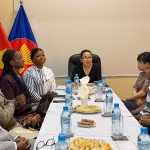Rencontre des étudiants mozambicains bénéficiaires de bourses d’études du gouvernement vietnamien. Photo: VNA