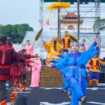 Des spectacles d'art traditionnel vietnamien sont présentés dans l'espace du festival. Photo : VNA