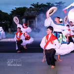 Des artistes colombiens participant au programme à Hoi An. Photo: VNA