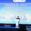 Le prof.associé-Dr Hô Sy Hung, président de la VCCI, s'exprime lors du Forum des entreprises sur le développement durable du Vietnam (VCSF).