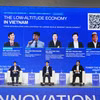 Panel d'experts lors de la table ronde consacrée à l’économie de basse altitude, à Hô Chi Minh-Ville, le 26 octobre. Photo: VNA