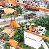 Application des technologies de travaux sous tension sur le réseau électrique basse tension du quartier de Phô Hiên, dans la province de Hung Yên. Photo : VNA