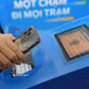 Système de billetterie automatisé intégrant l'identification et l'authentification électroniques, la reconnaissance biométrique et le paiement sans espèces pour les passagers du métro Cat Linh – Hà Dông. Photo : VNA