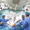 Chirurgie robotique de transplantation d’organes à l’hôpital Binh Dân. Photo: VNA