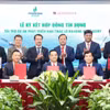 Des représentants d'Agribank et de PVEP lors de la cérémonie de signature de l'accord de crédit. Photo : VietnamPlus