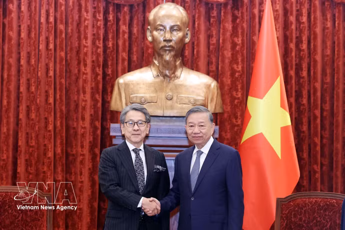 Le dirigeant To Lam reçoit le président du conseil d’administration de la JBIC Maeda Tadashi