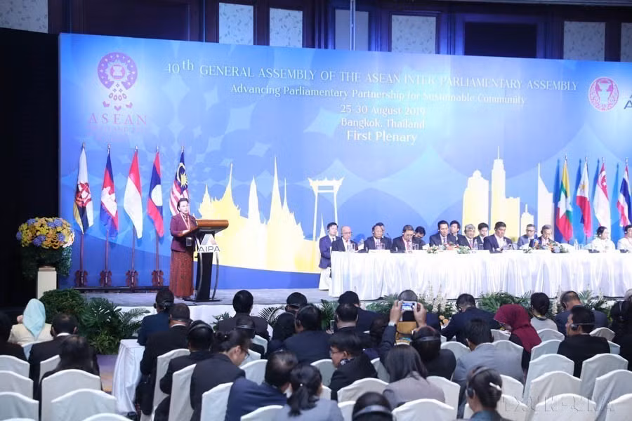 La présidente de l'Assemblée nationale, Nguyen Thi Kim Ngan, prend la parole lors de l'AIPA-40 à Bangkok, le 26 août 2019. Photo: VNA