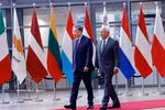 Le secrétaire général du Comité central du Parti communiste du Vietnam et président de la République, To Lam (gauche) et le président du Conseil européen, António Costa. Photo: VNA