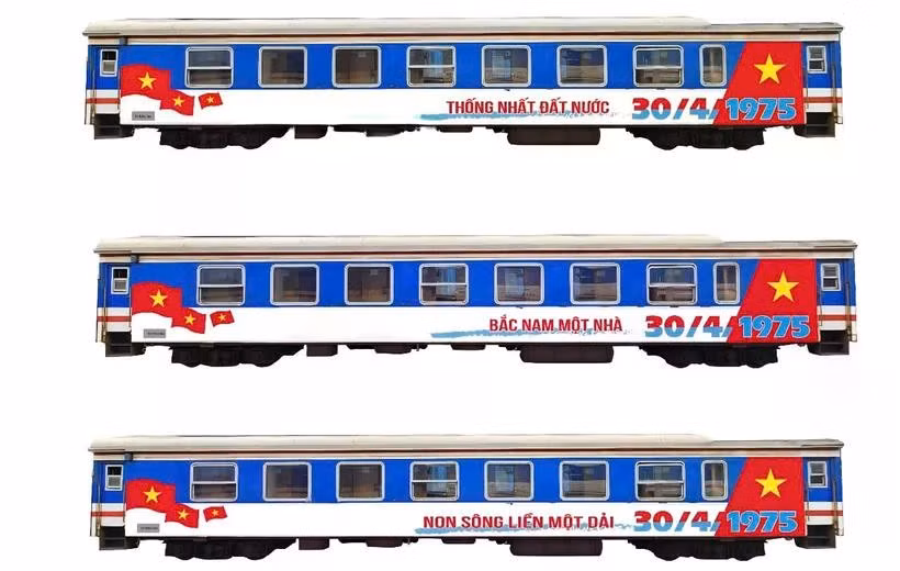 Le "Train de la Réunification » est spécialement conçu comme un hommage roulant à cet événement historique. Photo: VNR