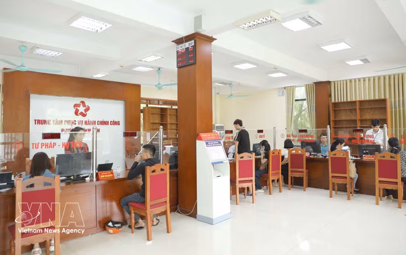 Centre de services administratifs publics du quartier de Vinh Yen, province de Phu Tho. Photo: VNA