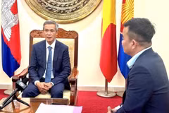 L’ambassadeur du Vietnam au Cambodge, Nguyên Minh Vu, lors de son interview accordé à l’Agence Kampuchea Presse (AKP). Photo : VNA 