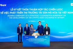VPBank signe un accord de coopération avec OKX sur le développement des plateformes d'échange de crypto-actifs au Vietnam. Photo: SGGP