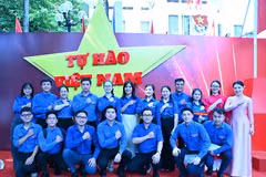 Des représentants du Comité central de la Fédération de la jeunesse vietnamienne et de TikTok Vietnam lors de la cérémonie de signature de l’accord de coopération pour la période 2025-2029. Photo : VietnamPlus