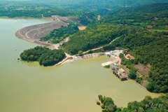 Vue panoramique du projet de centrale hydroélectrique d'Ialy, dans la province vietnamienne de Gia Lai. Photo : ambassade de France au Vietnam