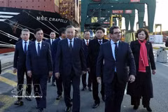 Le secrétaire général du Parti communiste du Vietnam et président de la République, Tô Lâm, visitant le port d’Anvers-Bruges, le 22 octobre 2026. Photo; VNA