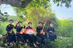 Les Tày de la commune de Khanh Xuân s'efforcent de restaurer, de préserver et de promouvoir le hát then. 