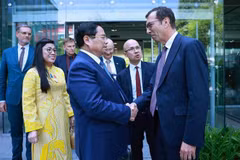 Le Premier ministre Pham Minh Chinh en visite à la Société nationale des chemins de fer français (SNCF) à Paris, le 11 juin. Photo : VNA