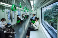 Sur les deux lignes de métro Cat Linh - Hà Dông et Nhôn - Gare de Hanoï, la satisfaction des usagers est au rendez-vous. Photo: VNA