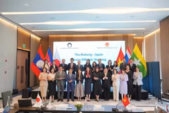 La vice-ministre des Affaires étrangères Nguyên Minh Hang, ainsi que des hauts officiels et des représentants du Cambodge, du Laos, du Myanmar, de la Thaïlande, du Vietnam et du Japon. Photo: Ministère des Affaires étrangères
