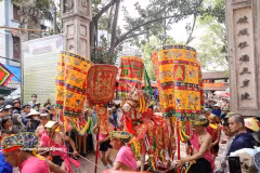 Procession du cheval du saint Giong. Photo: VNA