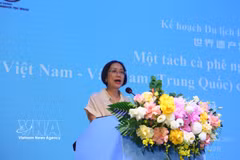 La directrice adjointe de l’Administration nationale du tourisme du Vietnam (VNAT) Phan Linh Chi s'exprime lors de l'événement. Photo: VNA