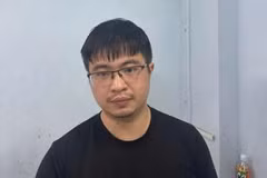 Pho Duc Nam, connu sous le nom de "M. Pips", arrêté par la police. Photo: VNA