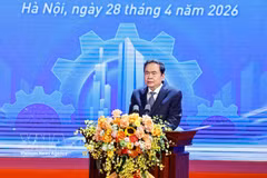 Le président de l’Assemblée nationale, Trân Thanh Mân s'exprime lors de la cérémonie, à Hanoi, le 28 avril. Photo: VNA