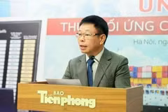 Les économistes ont suggéré au Vietnam d’adopter une position proactive dans les négociations suite à l’annonce par les États-Unis de nouveaux droits de douane réciproques pouvant atteindre 46 % sur les produits vietnamiens. Photo : Tiên Phong