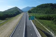 L'autoroute Nord-Sud, section Vung Ang-Bung, est ouverte à la circulation. Photo: VietnamPlus