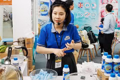 Le streaming en direct permet de vendre directement à des clients étrangers à moindre coût et avec moins de barrières à l’entrée qu’avec les méthodes d’exportation traditionnelles. Photo: VNA