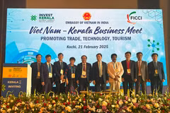L’ambassadeur Nguyên Thanh Hai et la délégation vietnamienne à la session de réseautage commercial avec le Kerala. Photo: VNA