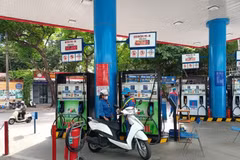 PVOIL poursuit le développement de son réseau de distribution de l'E10, en vue de la mise en œuvre de sa feuille de route pour l'utilisation de ce biocarburant à compter du 1er janvier 2026. Photo : CTV/VietnamPlus