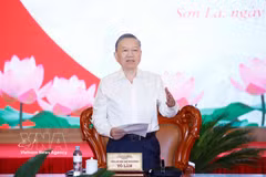 Le secrétaire général du Parti et président de la République, Tô Lâm, s’exprime lors de la séance de travail avec le comité permanent du Comité du Parti de la province de Son La, à Son La, le 16 juillet. Photo : VNA
