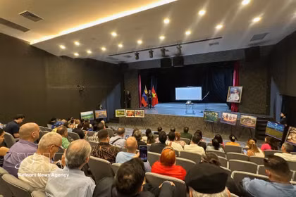 Cérémonie marquant le 81e anniversaire de la Révolution d’Août au Venezuela. Photo: VNA