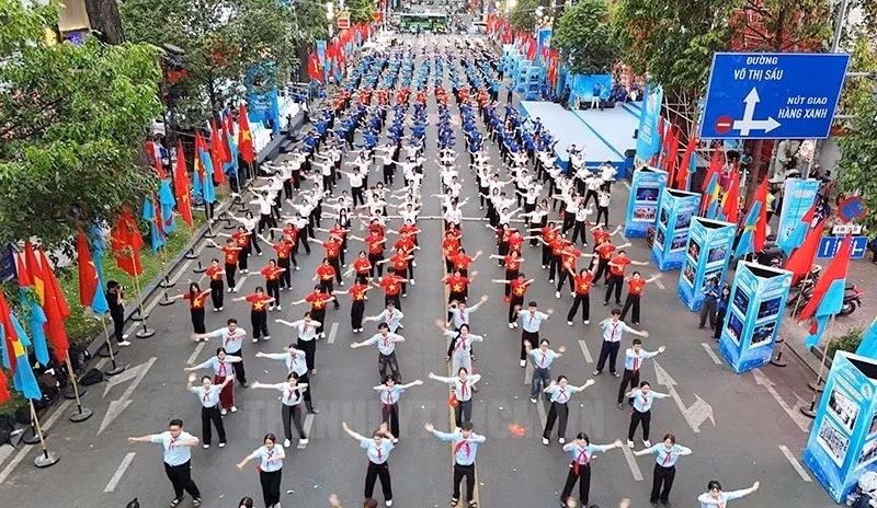 Un numéro artistique des jeunes à Ho Chi Minh-Ville. Photo : page d'information de l'Organisation du Parti de Ho Chi Minh-Ville.