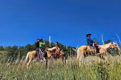 Lancement du produit touristique "Découverte de l’extrême Nord – Tuyên Quang à cheval". Photo: VNA