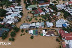 Actualité de la semaine : Des milliers de maisons sous les eaux au Centre du Vietnam