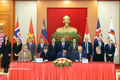 Cérémobie de signature de l'Accord de libre-échange Vietnam - AELE, le 18 octobre à Hanoï. Photo: VNA